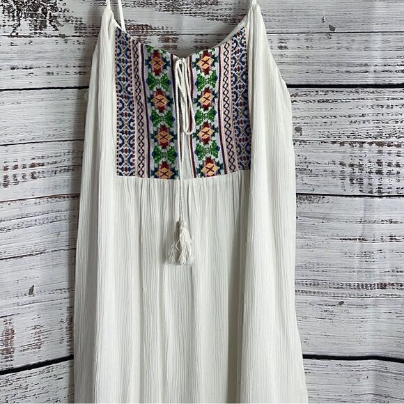 Way-In Dress Womens size Large embroidered Sleeveless  Boho tassels white New - Picture 4 of 10